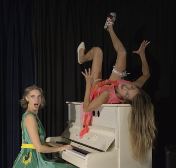 Natascha die Große & Laura Deeluxe